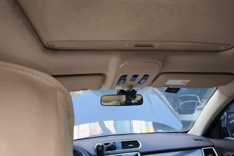 Used Haval H2 2014 1.5T Manual Two-Wheel Drive Elite Edition Headliner