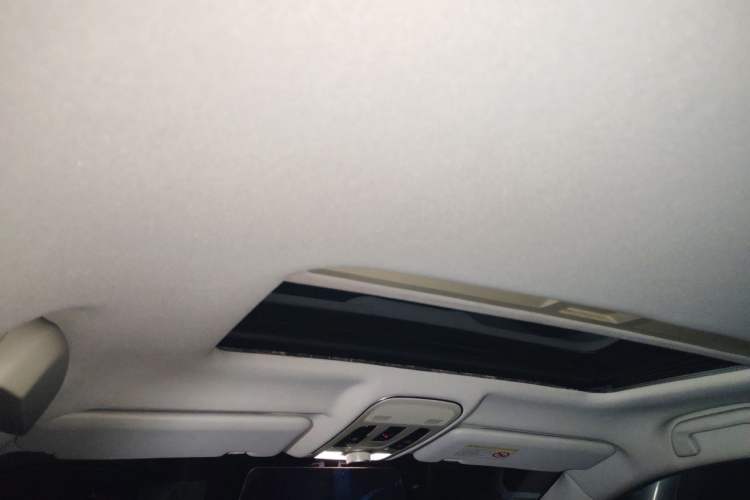 Used Haval H2 2014 1.5T Manual Two-Wheel Drive Elite Edition Headliner