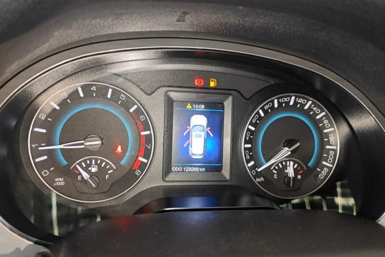 Used Haval H2 2014 1.5T Manual Two-Wheel Drive Elite Edition Instrument Cluster