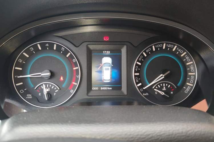 Used Haval H2 2014 1.5T Manual Two-Wheel Drive Elite Edition Instrument Cluster