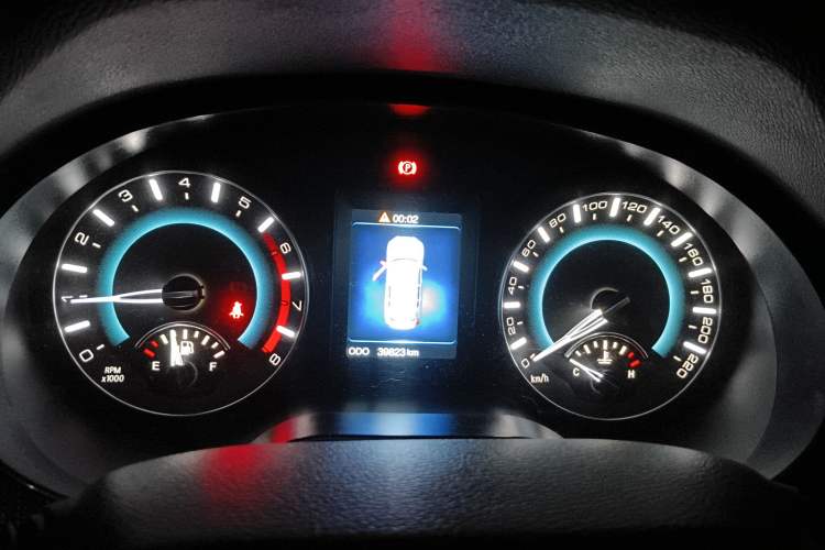Used Haval H2 2014 1.5T Manual Two-Wheel Drive Elite Edition Instrument Cluster