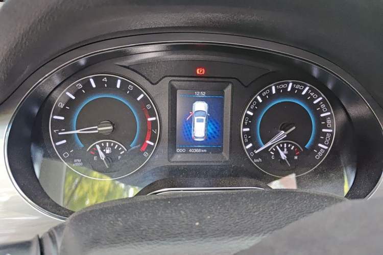 Used Haval H2 2014 1.5T Manual Two-Wheel Drive Elite Edition Instrument Cluster