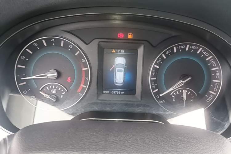 Used Haval H2 2014 1.5T Manual Two-Wheel Drive Elite Edition Instrument Cluster