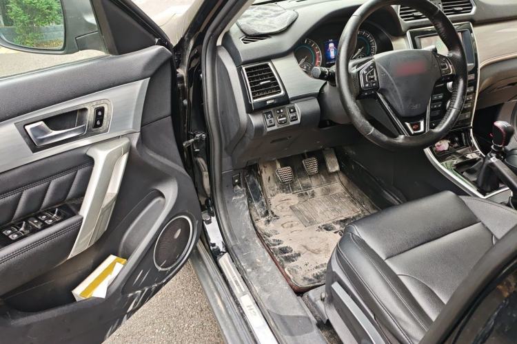 Used Haval H2 2014 1.5T Manual Two-Wheel Drive Elite Edition Interior 3