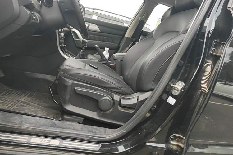 Used Haval H2 2014 1.5T Manual Two-Wheel Drive Elite Edition Left Front Seat