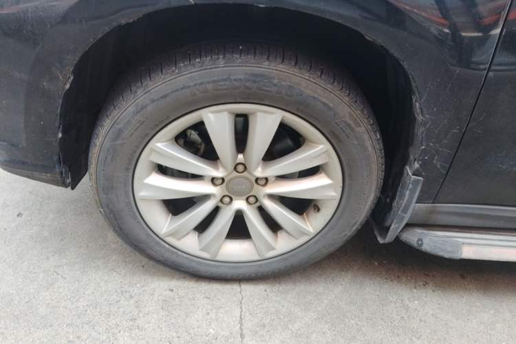 Used Haval H2 2014 1.5T Manual Two-Wheel Drive Elite Edition Left Front Wheel Hub