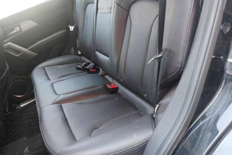 Used Haval H2 2014 1.5T Manual Two-Wheel Drive Elite Edition Left Rear Seat