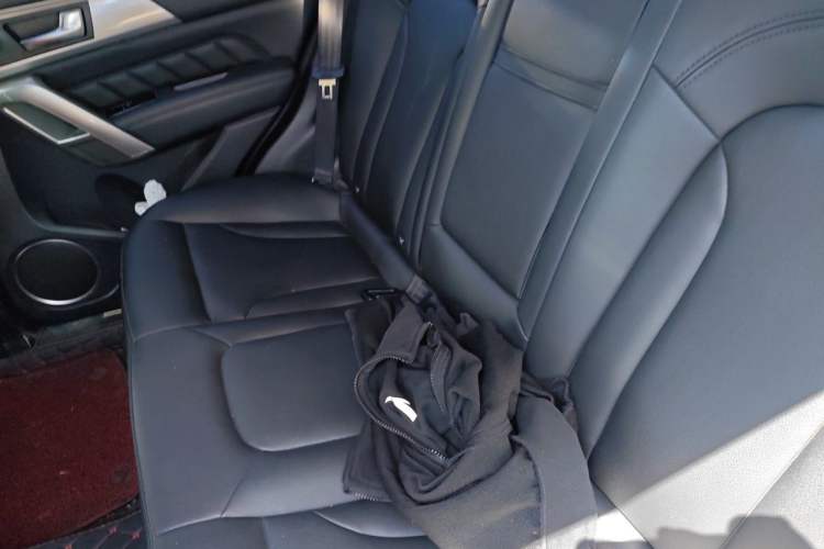 Used Haval H2 2014 1.5T Manual Two-Wheel Drive Prestige Edition Left Rear Seat