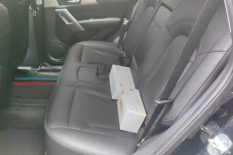 Used Haval H2 2014 1.5T Manual Two-Wheel Drive Prestige Edition Left Rear Seat