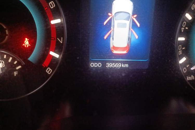 Used Haval H2 2014 1.5T Manual Two-Wheel Drive Elite Edition Odometer Close Up
