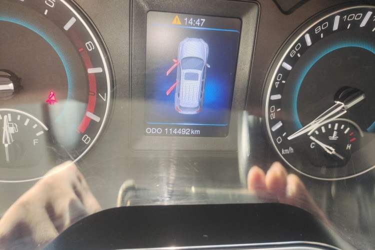 Used Haval H2 2014 1.5T Manual Two-Wheel Drive Elite Edition Odometer Close Up