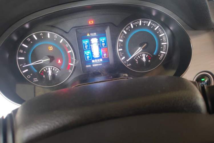 Used Haval H2 2014 1.5T Manual Two-Wheel Drive Elite Edition Odometer Close Up
