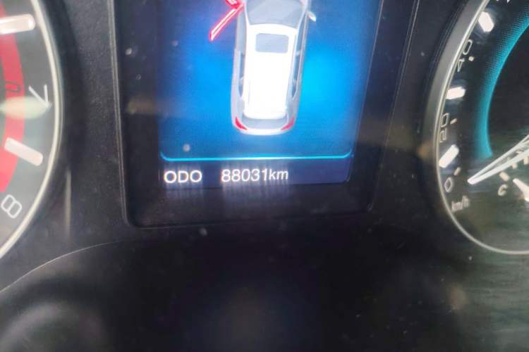 Used Haval H2 2014 1.5T Manual Two-Wheel Drive Elite Edition Odometer Close Up