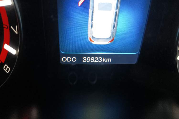 Used Haval H2 2014 1.5T Manual Two-Wheel Drive Elite Edition Odometer Close Up