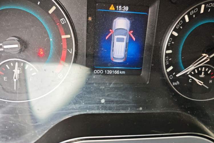 Used Haval H2 2014 1.5T Manual Two-Wheel Drive Elite Edition Odometer Close Up