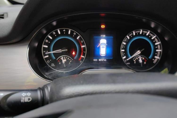 Used Haval H2 2014 1.5T Manual Two-Wheel Drive Elite Edition Odometer Close Up