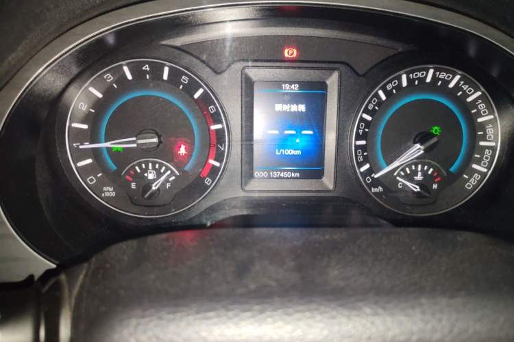 Used Haval H2 2014 1.5T Manual Two-Wheel Drive Elite Edition Odometer Close Up