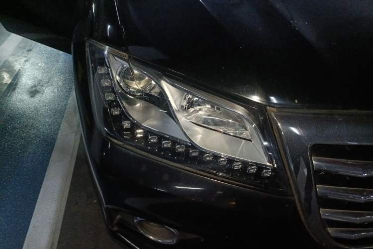 Used Haval H2 2014 1.5T Manual Two-Wheel Drive Elite Edition Right Front Headlight