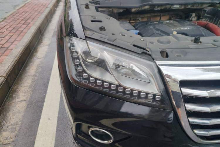 Used Haval H2 2014 1.5T Manual Two-Wheel Drive Elite Edition Right Front Headlight