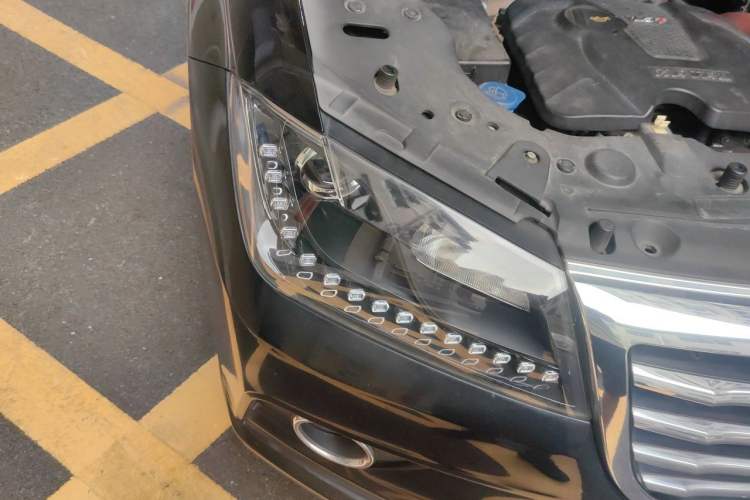 Used Haval H2 2014 1.5T Manual Two-Wheel Drive Prestige Edition Right Front Headlight