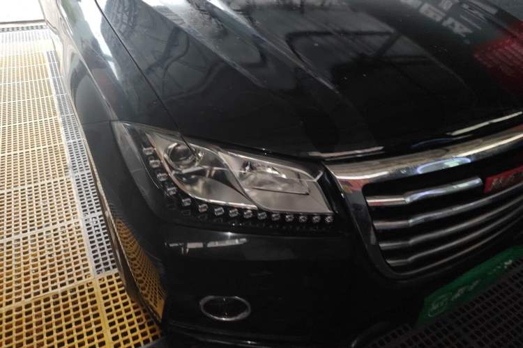 Used Haval H2 2014 1.5T Manual Two-Wheel Drive Elite Edition Right Front Headlight