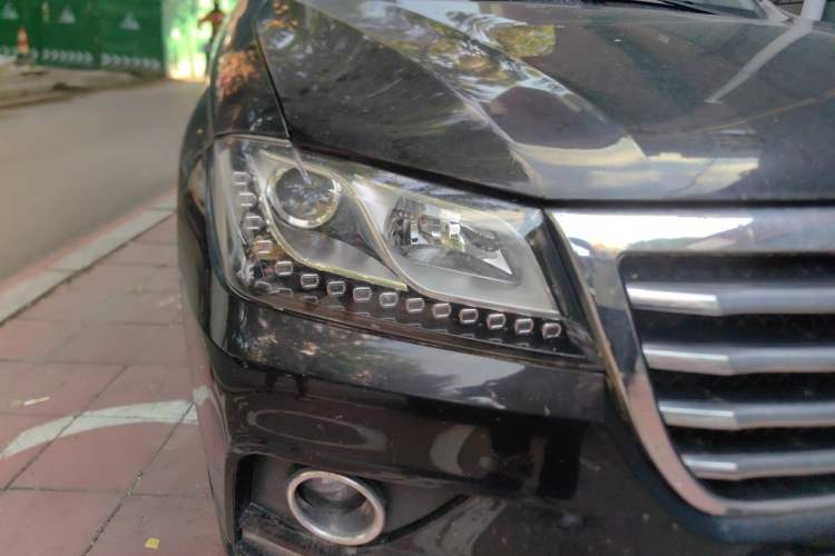 Used Haval H2 2014 1.5T Manual Two-Wheel Drive Elite Edition Right Front Headlight