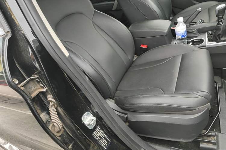 Used Haval H2 2014 1.5T Manual Two-Wheel Drive Elite Edition Right Front Seat