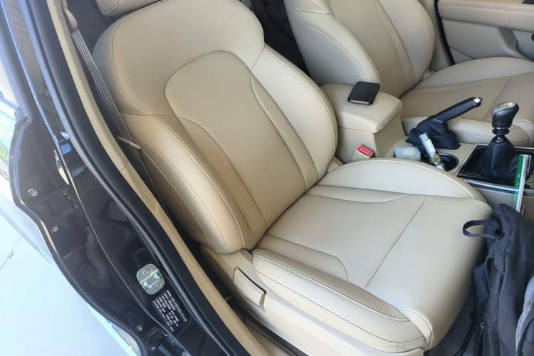 Used Haval H2 2014 1.5T Manual Two-Wheel Drive Elite Edition Right Front Seat