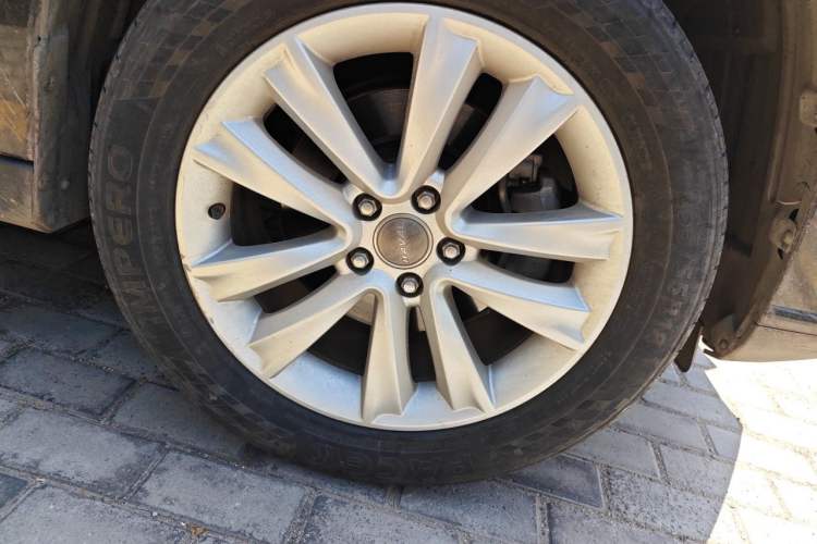 Used Haval H2 2014 1.5T Manual Two-Wheel Drive Prestige Edition Right Front Wheel Hub