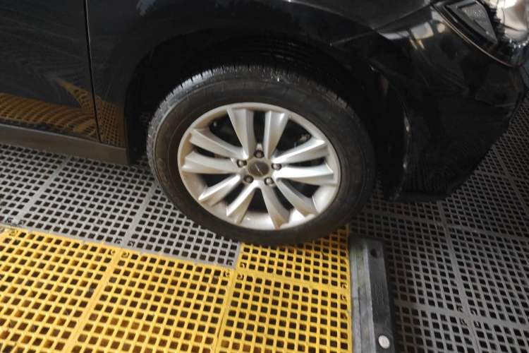 Used Haval H2 2014 1.5T Manual Two-Wheel Drive Elite Edition Right Front Wheel Hub