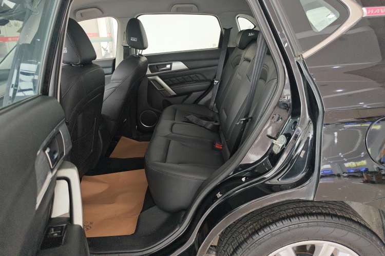 Used Haval H2 2014 1.5T Manual Two-Wheel Drive Elite Edition Right Rear Seat