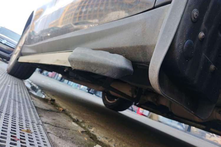 Used Haval H2 2014 1.5T Manual Two-Wheel Drive Elite Edition Right Side Sill