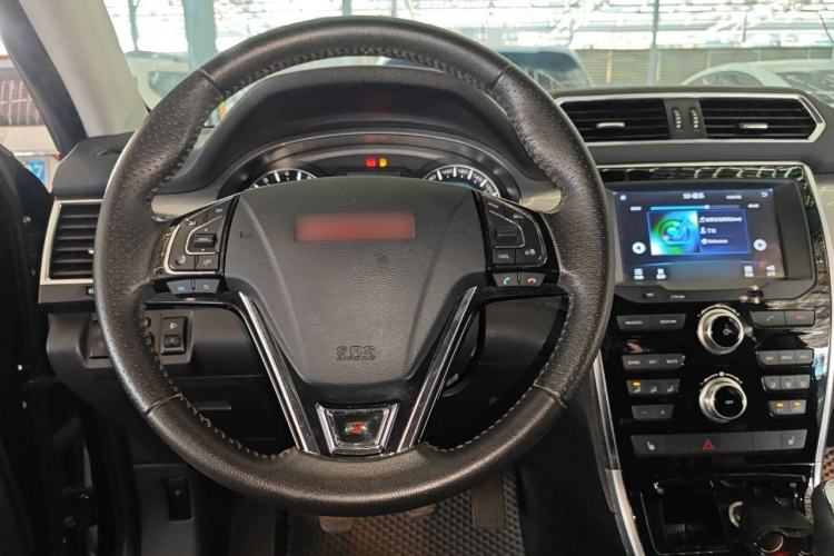 Used Haval H2 2014 1.5T Manual Two-Wheel Drive Elite Edition Steering Wheel