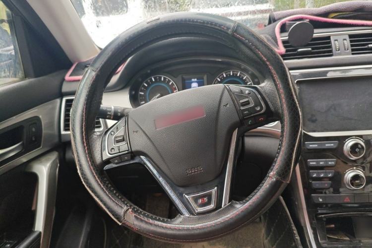 Used Haval H2 2014 1.5T Manual Two-Wheel Drive Elite Edition Steering Wheel