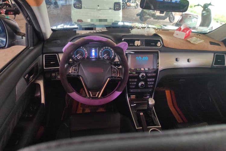 Used Haval H2 2014 1.5T Manual Two-Wheel Drive Elite Edition Steering Wheel