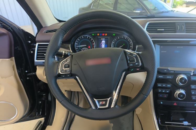 Used Haval H2 2014 1.5T Manual Two-Wheel Drive Elite Edition Steering Wheel