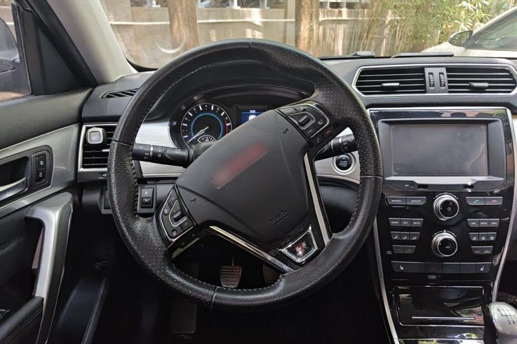 Used Haval H2 2014 1.5T Manual Two-Wheel Drive Elite Edition Steering Wheel