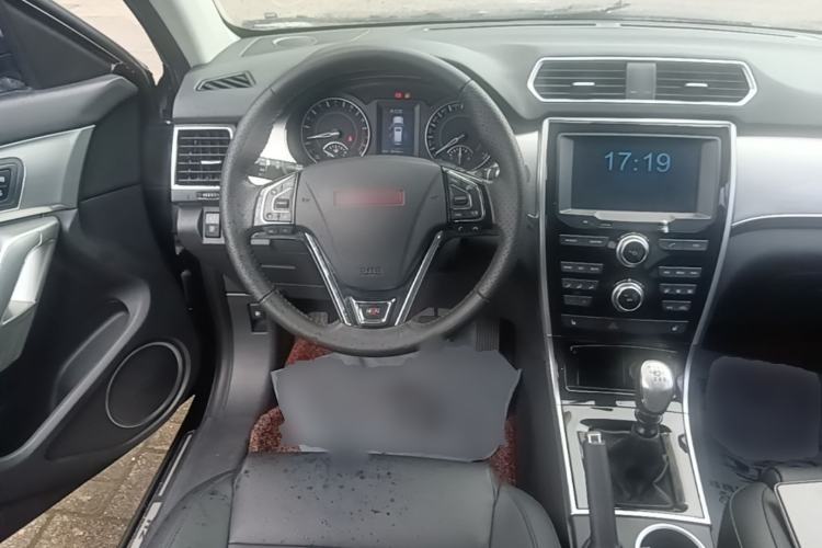 Used Haval H2 2014 1.5T Manual Two-Wheel Drive Elite Edition Steering Wheel