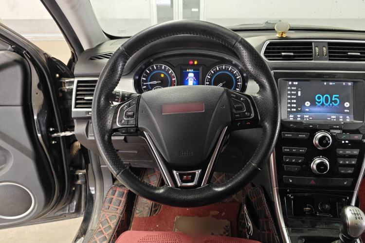 Used Haval H2 2014 1.5T Manual Two-Wheel Drive Elite Edition Steering Wheel