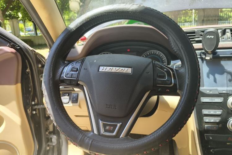 Used Haval H2 2014 1.5T Manual Two-Wheel Drive Elite Edition Steering Wheel