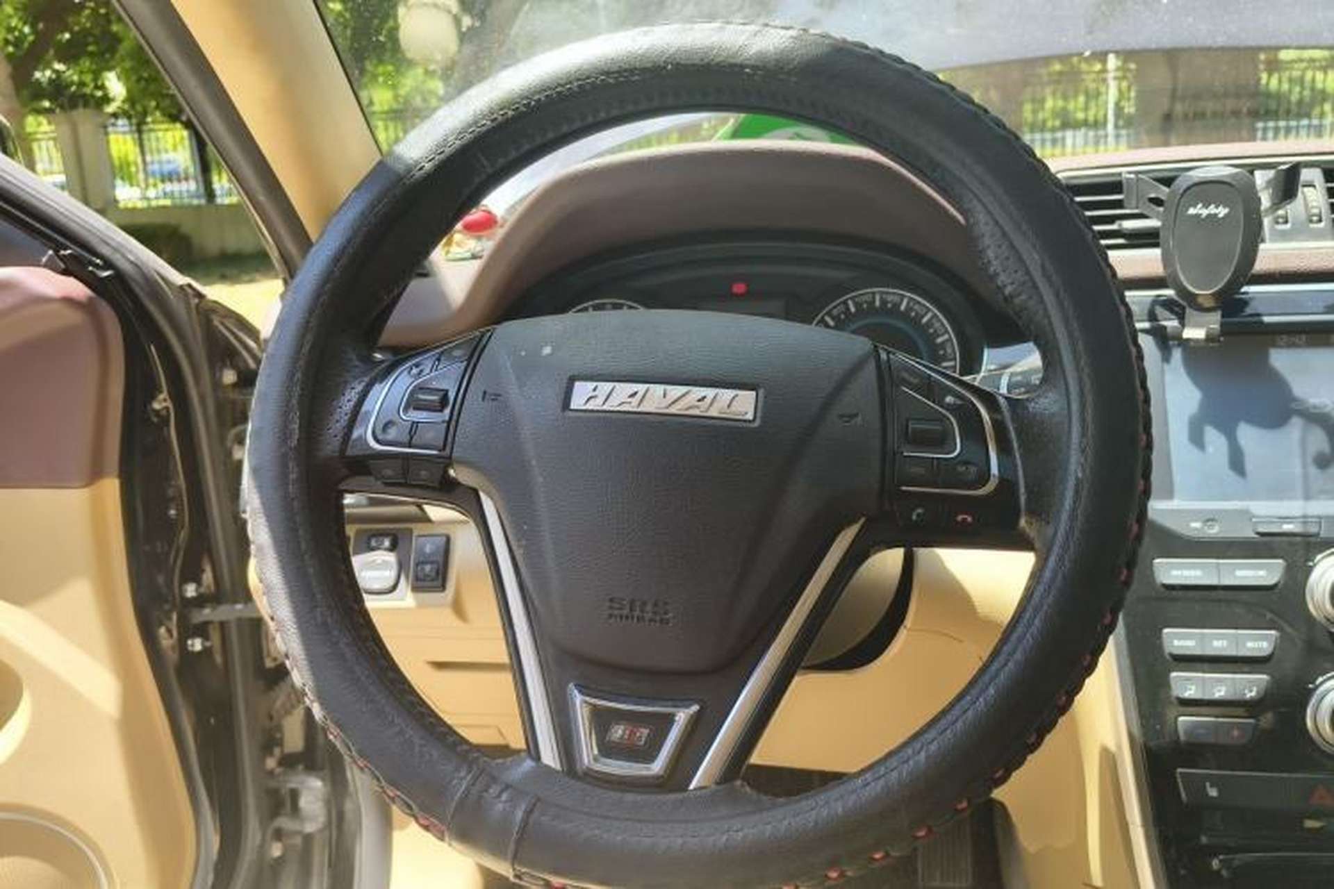 Used Haval H2 2014 1.5T Manual Two-Wheel Drive Elite Edition Steering Wheel