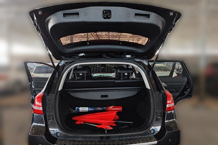 Used Haval H2 2014 1.5T Manual Two-Wheel Drive Elite Edition Trunk