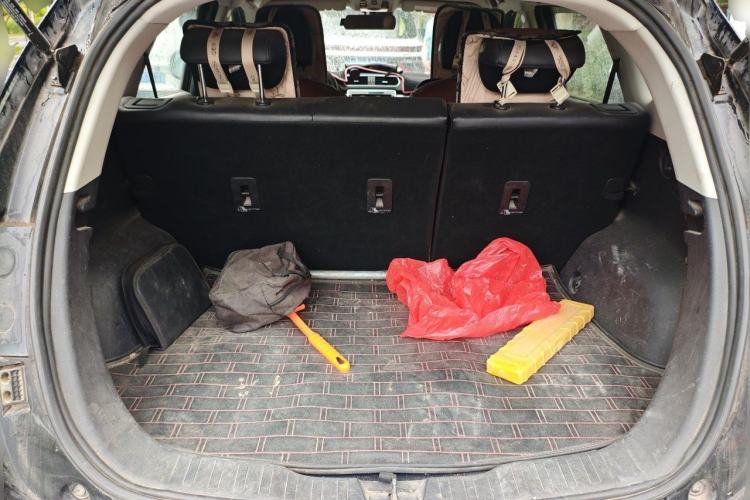 Used Haval H2 2014 1.5T Manual Two-Wheel Drive Elite Edition Trunk