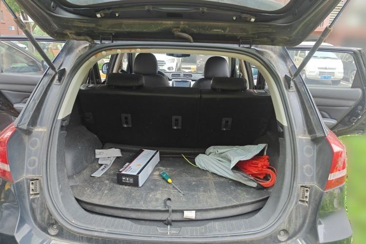 Used Haval H2 2014 1.5T Manual Two-Wheel Drive Prestige Edition Trunk