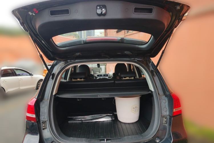 Used Haval H2 2014 1.5T Manual Two-Wheel Drive Elite Edition Trunk