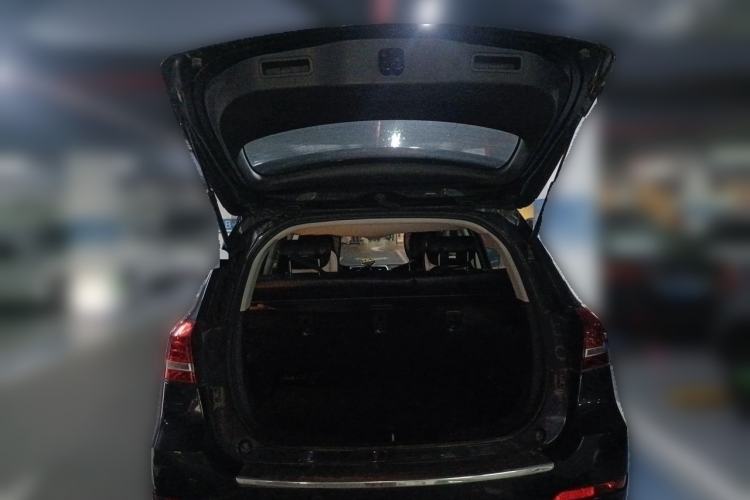 Used Haval H2 2014 1.5T Manual Two-Wheel Drive Elite Edition Trunk