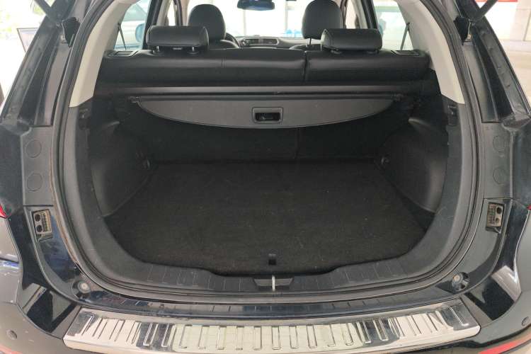Used Haval H2 2014 1.5T Manual Two-Wheel Drive Elite Edition Trunk
