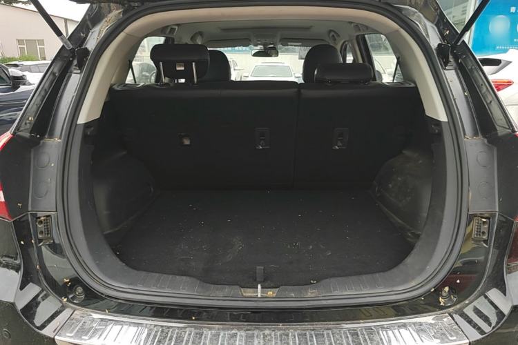 Used Haval H2 2014 1.5T Manual Two-Wheel Drive Elite Edition Trunk