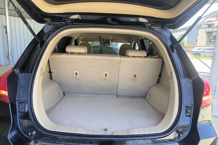 Used Haval H2 2014 1.5T Manual Two-Wheel Drive Elite Edition Trunk