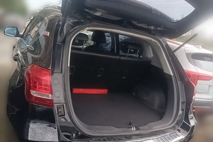 Used Haval H2 2014 1.5T Manual Two-Wheel Drive Elite Edition Trunk